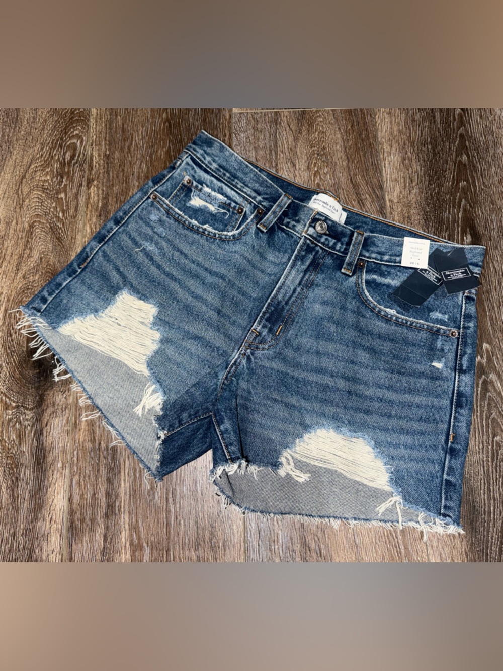 NWT Abercombie & Fitch Mid Rise Boyfriend Shorts Size 28/6